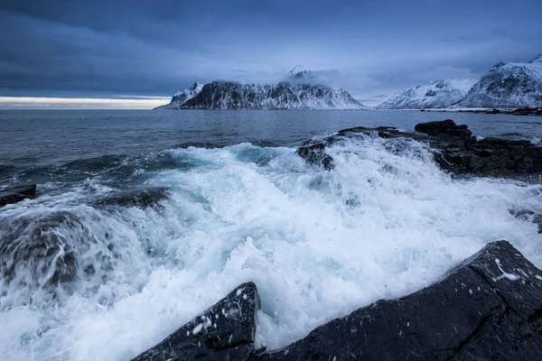 Seashore Med Stenar Solnedgången Vacker Naturlig Seascape Norge — Stockfoto