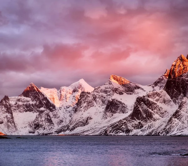 Cerro Montaña Durante Amanecer Las Islas Lofoten Paisaje Natural Noruega — Foto de Stock