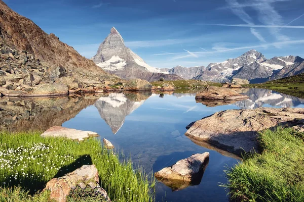 Matterhorn Reflexão Sobre Superfície Água Hora Manhã Bela Paisagem Natural — Fotografia de Stock