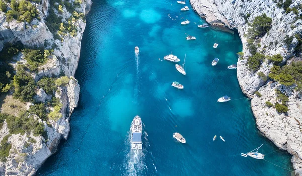 Yacht Laut Perancis Pemandangan Udara Kapal Apung Mewah Perairan Pirus — Stok Foto
