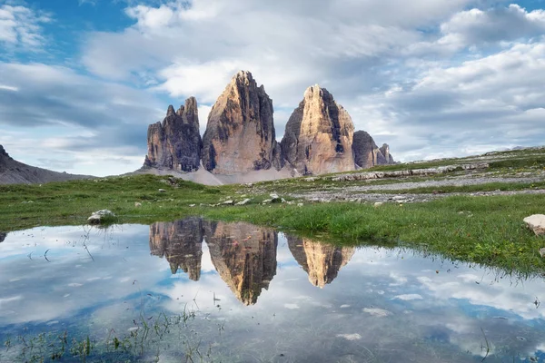 Bergreflexion Auf Der Wasseroberfläche Naturlandschaft Den Dolomiten Alpen Italien Tre — Stockfoto
