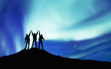 Kuzey açık renkli bir takım silüeti. Spor ve aktif bir yaşam kavramı ve fikri takımının