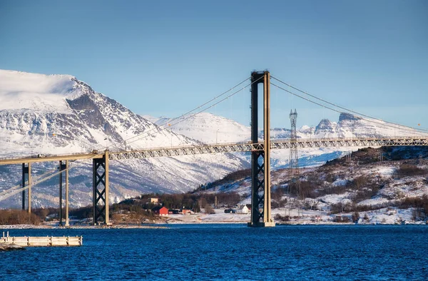 Ponte Durante Dia Estrada Trasport Paisagem Natural Nas Ilhas Lofoten — Fotografia de Stock