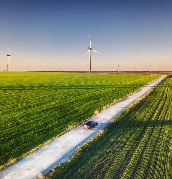 Luftaufnahme Der Straße Auf Einem Schönen Sommerfeld Bei Sonnenuntergang Landschaft — Stockfoto