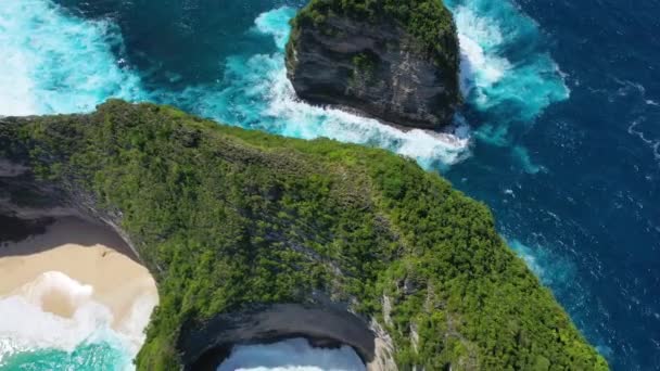 Luchtfoto Zee Rotsen Turquoise Water Achtergrond Van Top View Zomer — Stockvideo