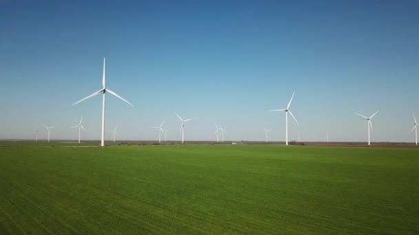 Elektrownia Wiatrowa Polu Koncepcja Koncepcja Alternatywnego Rozwoju Energii Rozwój Alternatywnych — Wideo stockowe