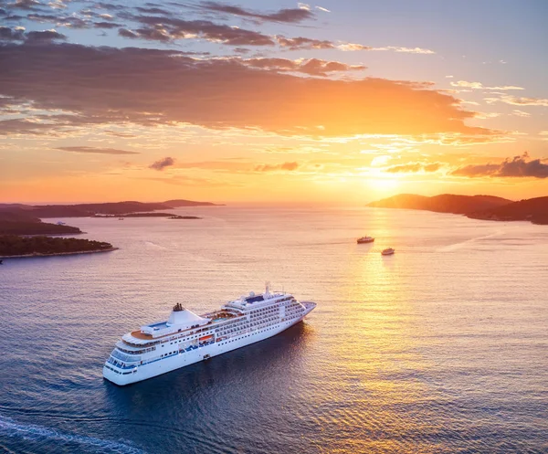 Хорватія Повітряний Вид Круїзний Корабель Під Час Заходу Сонця Пригоди — стокове фото