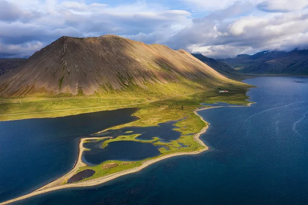 Islandia Widok Lotu Ptaka Góry Ocean Krajobraz Islandii Ciągu Dnia — Zdjęcie stockowe