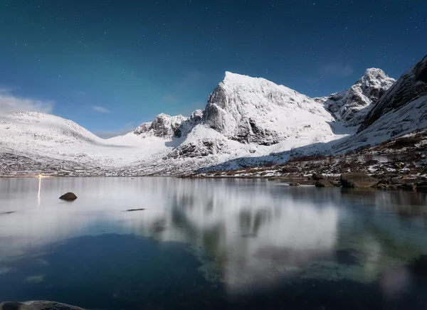Lofoten Szigetek Norvégia Panorámás Táj Hosszú Expozíciós Fotózás Gondolkozz Vízen — Stock Fotó