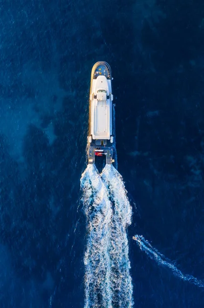 Aerial View Fast Boat Blue Mediterranean Sea Sunny Day Fast — Stock Photo, Image