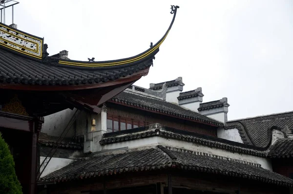 4月15日 天宁寺建于七世纪 传统宝塔屋顶在2015年4月15日 — 图库照片