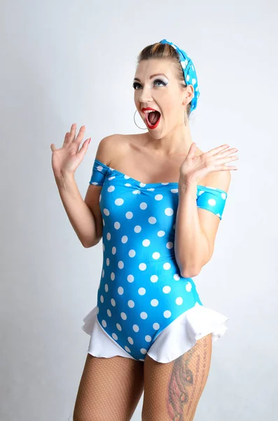 Rapariga Dançarina Usar Fato Modelo Feminino Estilo Pinup Top Azul — Fotografia de Stock