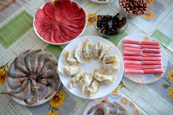 Çin Güveç Için Hazırlanan Taze Yiyecek Çorbanın Içinde Kaynar Için — Stok fotoğraf