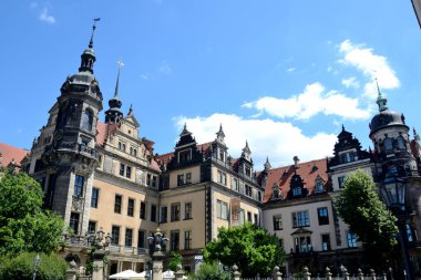 Dresden 'deki kralın kalesi, Almanya' daki Saksonya eyaleti. Eşsiz barok mimarisi olan bir şehir.. 