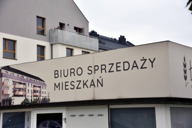 Wroclaw, Polska - 8.09.2025: Od 11 wrzesnia jawne ceny mieszkan w Polsce. Sprzedaz gotowych mieszkan.