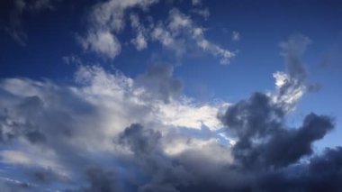 Yağmur bulutları yağmur zaman atlamalı başında hızla acele