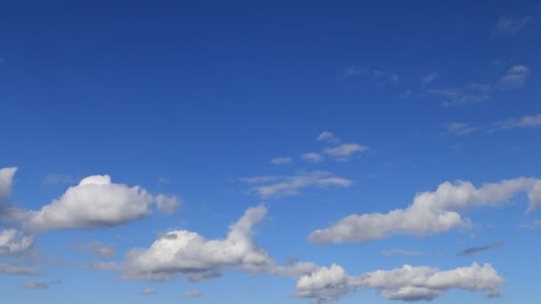 Wolken Blauwe Lucht Zweven Snel Timelapse — Stockvideo