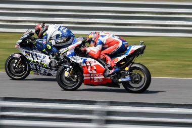 Buriram, Tayland - 5 Ekim 2018: Eylem sırasında BK Tayland grand prix 2018 chang Uluslararası pistinde yarış reale avintia tanımlanamayan racer 