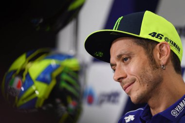 Buriram, Tayland - 6 Ekim 2018: Valentino Rossi Movista yamaha takım basın toplantısı BK Tayland grand prix 2018 chang Uluslararası pistinde öncesinde 
