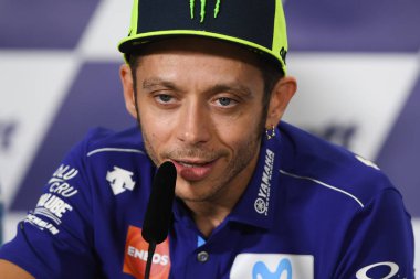 Buriram, Tayland - 6 Ekim 2018: Valentino Rossi Movista yamaha takım basın toplantısı BK Tayland grand prix 2018 chang Uluslararası pistinde öncesinde 