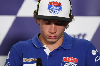 Buriram, Tayland - 6 Ekim 2018: Marco Bezzecchi redoks pruestelgp takım basın toplantısında BK Tayland grand prix 2018 chang Uluslararası pistinde öncesinde 
