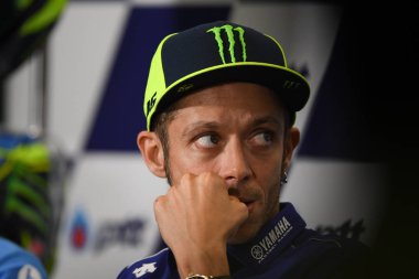 Buriram, Tayland - 6 Ekim 2018: Valentino Rossi Movista yamaha takım basın toplantısı BK Tayland grand prix 2018 chang Uluslararası pistinde öncesinde 