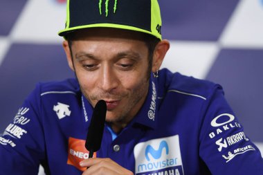 Buriram, Tayland - 6 Ekim 2018: Valentino Rossi Movista yamaha takım basın toplantısı BK Tayland grand prix 2018 chang Uluslararası pistinde öncesinde 