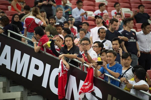 Kallang Singapore 26Jul2018 Undentified Fans Action Icc2018 Arsenal Atletico Madrid — стокове фото
