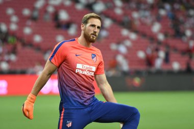 Kallang-Singapur-26Jul2018: Jan oblak # 13 Atletico Madrid Oyuncusu 2018 'den önce atletico de Madrid Ulusal Stadyumu, Singgapur' daki cephaneliğe karşı savaştı