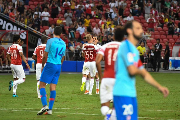 Kallang Singapore 262018年7月 シンガポールの国立競技場で行われたAtletico Madridに対する武器庫間の2018の目標に対する武器庫の祝福のプレーヤー — ストック写真