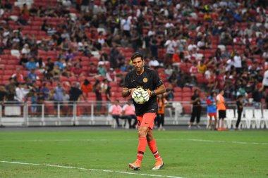 Kallang-Singapur-28Jul2018: Gianluigi Buffon # 30 PSG oyuncusu icc2018 'de Paris Saint-Almanya Ulusal Stadyumu, Singapur' daki cephaneliğe karşı savaşıyor.
