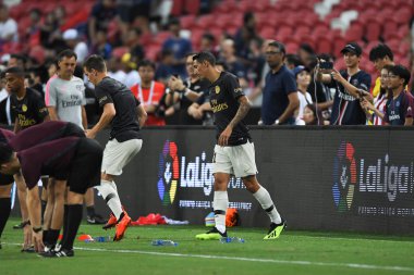 Kallang-Singapur-30Jul2018: Angel Di Maria # 11 PSG oyuncusu icc2018 'de Atletico Madrid ile Singapur' daki Paris Saint-Alman Ulusal Stadyumu 'nda karşı karşıya geldi.