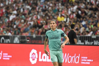 Kallang-Singapur-28 Haziran 2018: Hector bellerin # 2 cephanelik oyuncusu icc2018 'de Paris Saint-Almanya' daki ulusal stadyumdaki cephaneliğe karşı savaşıyor.