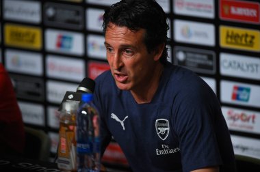 Kallang-Singapur - 28 Temmuz 2018: Unai emery arsenal basın toplantısından sonra Paris saint-germain adlı Ulusal Stadyumu, Singapur karşı arsenal arasında icc2018 Direktör