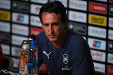 Kallang-Singapur - 28 Temmuz 2018: Unai emery arsenal basın toplantısından sonra Paris saint-germain adlı Ulusal Stadyumu, Singapur karşı arsenal arasında icc2018 Direktör