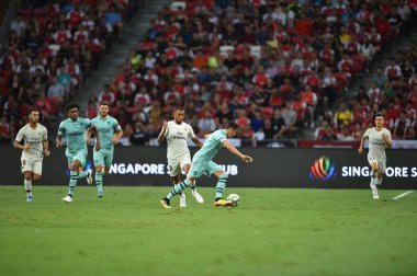 Kallang-Singapur - 28 Temmuz 2018: Mesut Ozil #10 oyuncu Arsenal icc2018 paris saint-Alman Ulusal Stadyumu'nda, Singapur karşı arsenal arasında sırasında eylem
