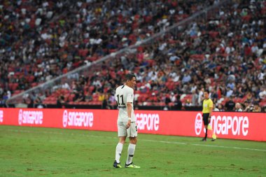 Kallang-Singapur-30Jul2018: Angel Di Maria # 11 PSG oyuncusu icc2018 'de Atletico Madrid ile Singapur' daki Paris Saint-Alman Ulusal Stadyumu 'nda karşı karşıya geldi.
