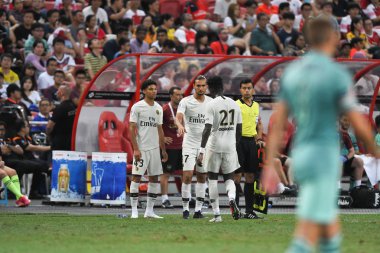 Kallang-Singapur - 28 Temmuz 2018: Psg oyuncu hazırlamak sırasında icc2018 paris saint-Alman Ulusal Stadyumu'nda, Singapur karşı arsenal arasında değişen ikame