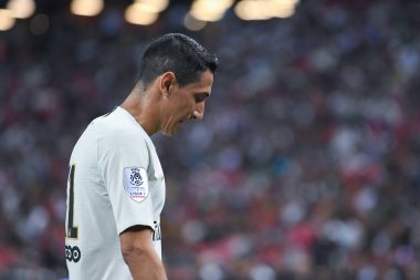 Kallang-Singapur-30Jul2018: Angel Di Maria # 11 PSG oyuncusu icc2018 'de Atletico Madrid ile Singapur' daki Paris Saint-Alman Ulusal Stadyumu 'nda karşı karşıya geldi.