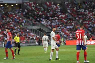 Kallang-Singapur-30Jul2018: Angel Di Maria # 11 PSG oyuncusu icc2018 'de Atletico Madrid ile Singapur' daki Paris Saint-Alman Ulusal Stadyumu 'nda karşı karşıya geldi.