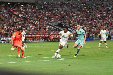 Kallang-Singapur - 28 Temmuz 2018: Mesut Ozil #10 oyuncu Arsenal icc2018 paris saint-Alman Ulusal Stadyumu'nda, Singapur karşı arsenal arasında sırasında eylem