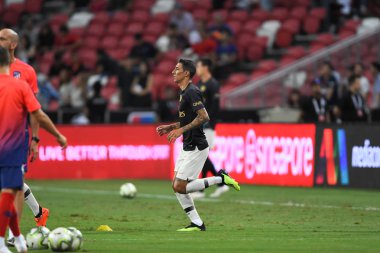 Kallang-Singapur-30Jul2018: Angel Di Maria # 11 PSG oyuncusu icc2018 'de Atletico Madrid ile Singapur' daki Paris Saint-Alman Ulusal Stadyumu 'nda karşı karşıya geldi.
