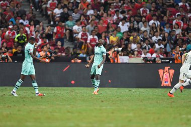 Kallang-Singapur-28 Temmuz 2018: Eddie nketiah # 49 cephanelik oyuncusu icc2018 'de Paris Saint-Alman Ulusal Stadyumu, Singapur' daki cephaneliğe karşı savaşıyor.