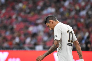 Kallang-Singapur-30Jul2018: Angel Di Maria # 11 PSG oyuncusu icc2018 'de Atletico Madrid ile Singapur' daki Paris Saint-Alman Ulusal Stadyumu 'nda karşı karşıya geldi.