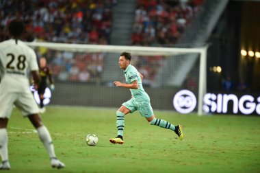 Kallang-Singapur - 28 Temmuz 2018: Mesut Ozil #10 oyuncu Arsenal icc2018 paris saint-Alman Ulusal Stadyumu'nda, Singapur karşı arsenal arasında sırasında eylem
