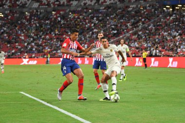 Kallang-Singapur-30Jul2018: Angel Di Maria # 11 PSG oyuncusu icc2018 'de Atletico Madrid ile Singapur' daki Paris Saint-Alman Ulusal Stadyumu 'nda karşı karşıya geldi.