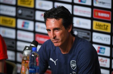 Kallang-Singapur - 28 Temmuz 2018: Unai emery arsenal basın toplantısından sonra Paris saint-germain adlı Ulusal Stadyumu, Singapur karşı arsenal arasında icc2018 Direktör