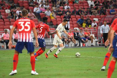 Kallang-Singapur-30Jul2018: Giovani lo celso # 18 PSG oyuncusu icc2018 'de Atletico Madrid ile Singapur' daki Paris Saint-Alman Ulusal Stadyumu 'nda karşılaştı.