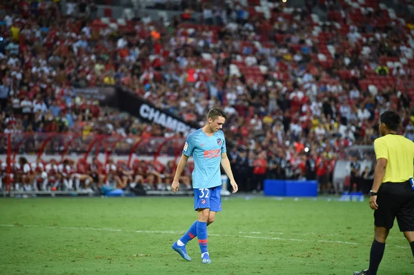 Kallang-Singapur-26Jul2018: Borja Garces # 32 Atletico Madrid Oyuncusu, atletico de Madrid Ulusal Stadyumu, Singapur 'daki cephaneliğe karşı 2018' den önce harekete geçti.