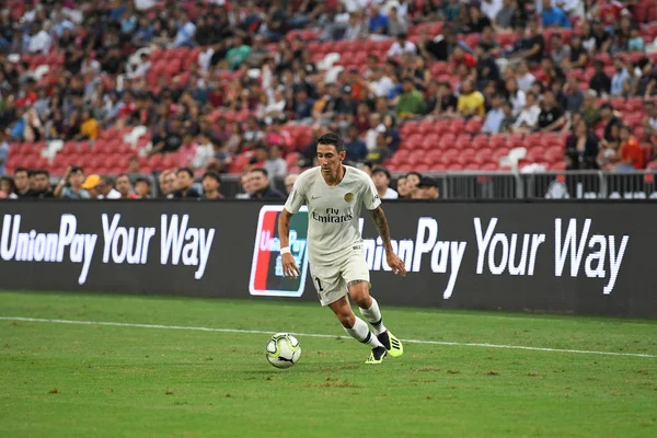 Kallang-Singapur-30Jul2018: Angel Di Maria # 11 PSG oyuncusu icc2018 'de Atletico Madrid ile Singapur' daki Paris Saint-Alman Ulusal Stadyumu 'nda karşı karşıya geldi.